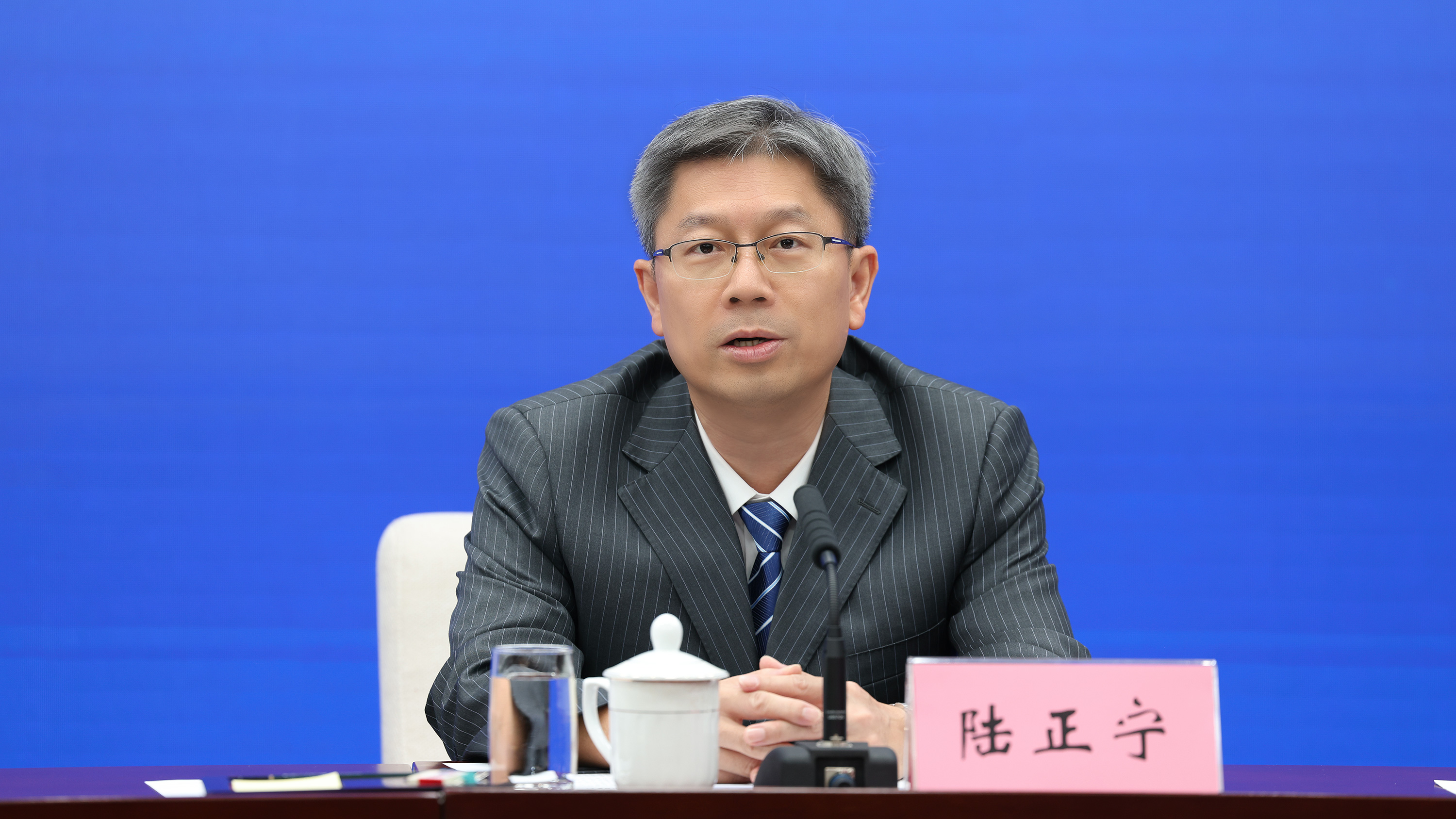 陆正宁.jpg
